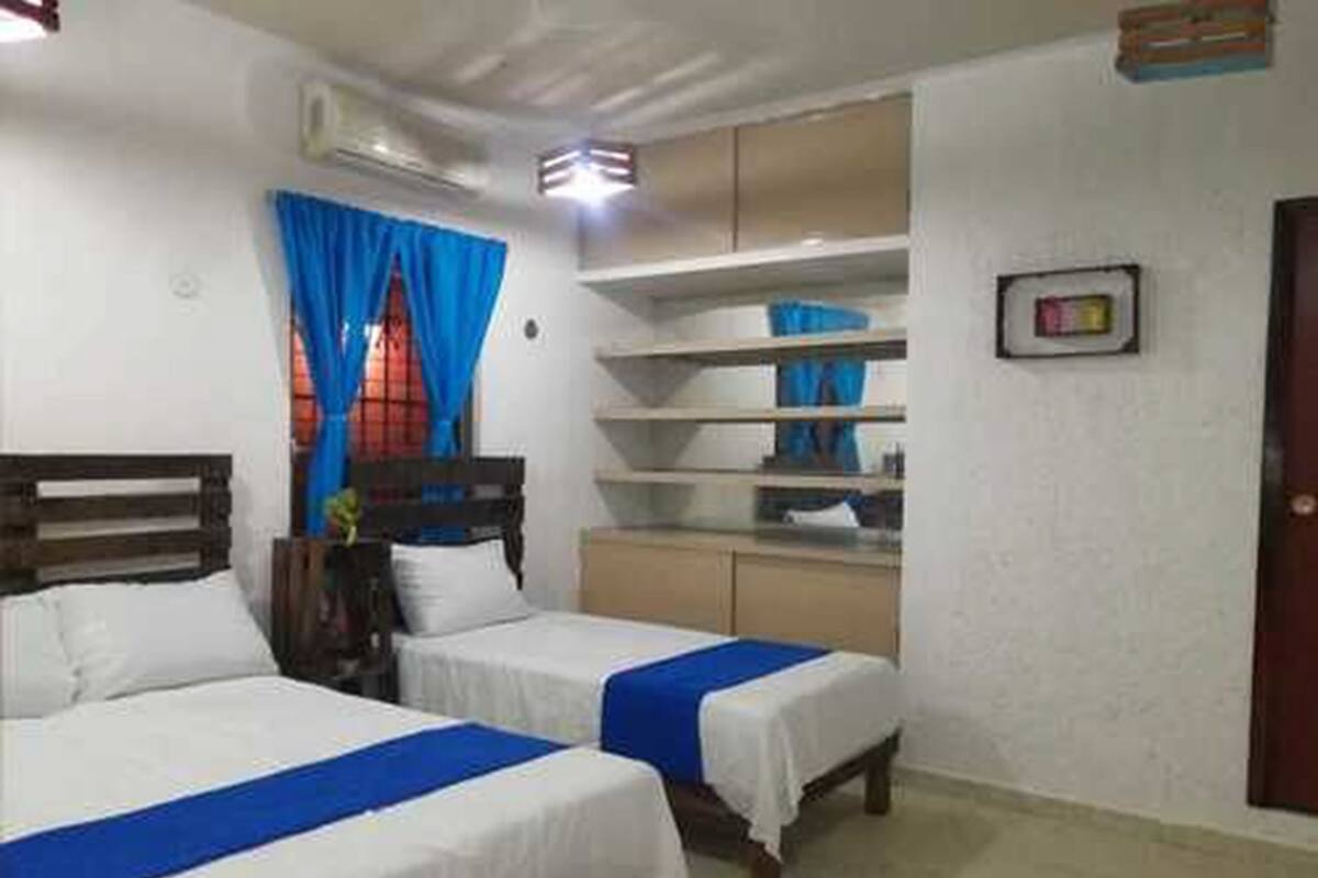 Laptop workspace, iron/ironing board, free WiFi, bed sheets