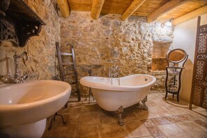 Combined shower/tub, jetted tub, hair dryer, bidet