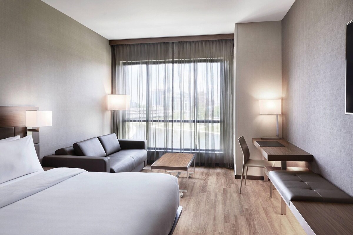 Room, 1 King Bed with Sofa bed (1 King Bed and 1 Double Sofa Bed)