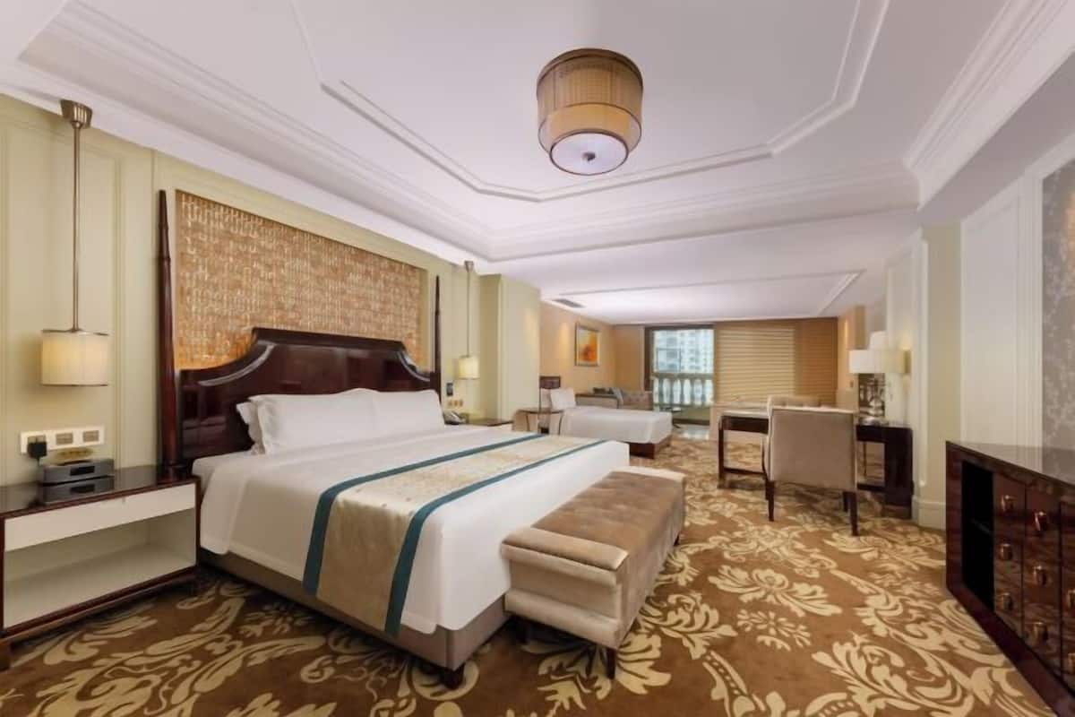 Premium bedding, down comforters, pillowtop beds, in-room safe