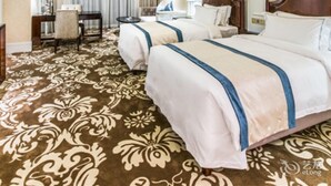 Habitación Business con 2 camas individuales | Ropa de cama de alta calidad y edredones de plumas