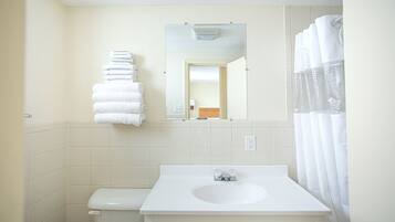 Family Suite | Bathroom | Combined shower/tub, soap, shampoo, toilet paper