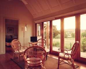 標準客房, 1 張加大雙人床 | 特厚豪華床墊、獨特設計、手提電腦工作空間、隔音