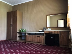 Luxury Room, City View | 1 bedroom, Egyptian cotton sheets, premium bedding, minibar