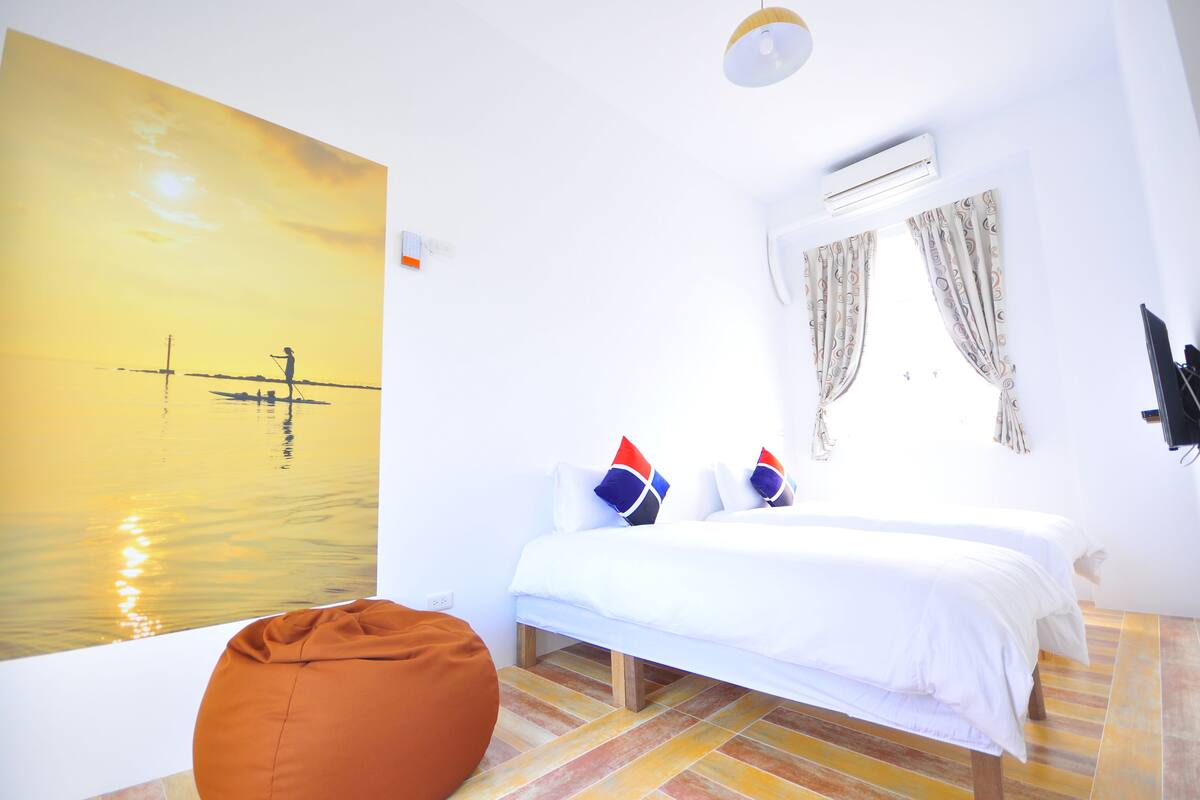 Blackout curtains, soundproofing, free WiFi, bed sheets