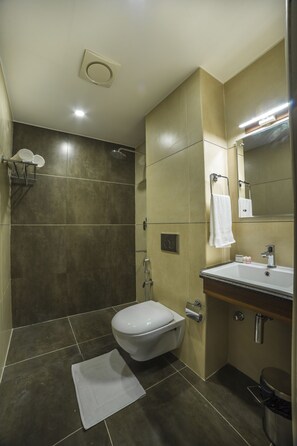 Shower, towels
