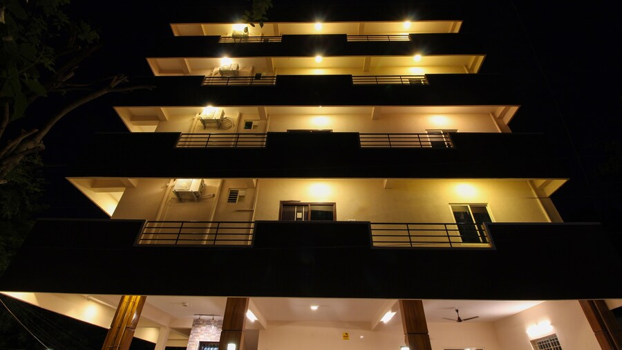Itsy Hotels Riyas Grand