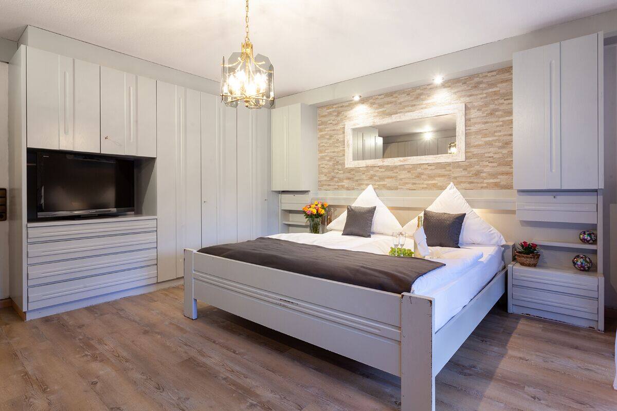 apartment, 1 bedroom, mountain view | 1 bedroom, minibar, in-room safe, blackout curtains