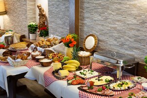 Daily buffet breakfast (EUR 12.50 per person)