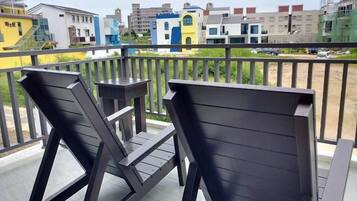 Quadruple Room | Desk, blackout drapes, rollaway beds, free WiFi
