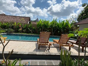 Hồ bơi ngoài trời 