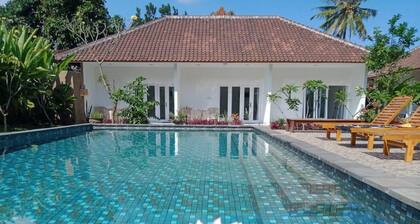 Arta Garden Guest House & Hostel