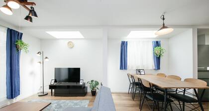 Higashi-Rokugo House WHITE by Tranova