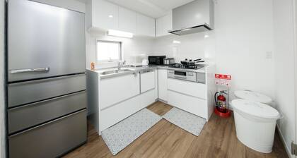 Higashi-Rokugo House WHITE by Tranova