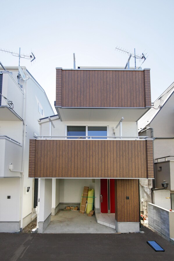 Exterior - Higashi-Rokugo House WHITE by Tranova (Tokyo)
