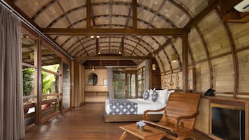 Villa with private pool | ๋ฏธ๋๋ฐ, ๊ฐ์ค ๋ด ๊ธ๊ณ , ๋ฌด๋ฃ WiFi, ์นจ๋ ์ํธ