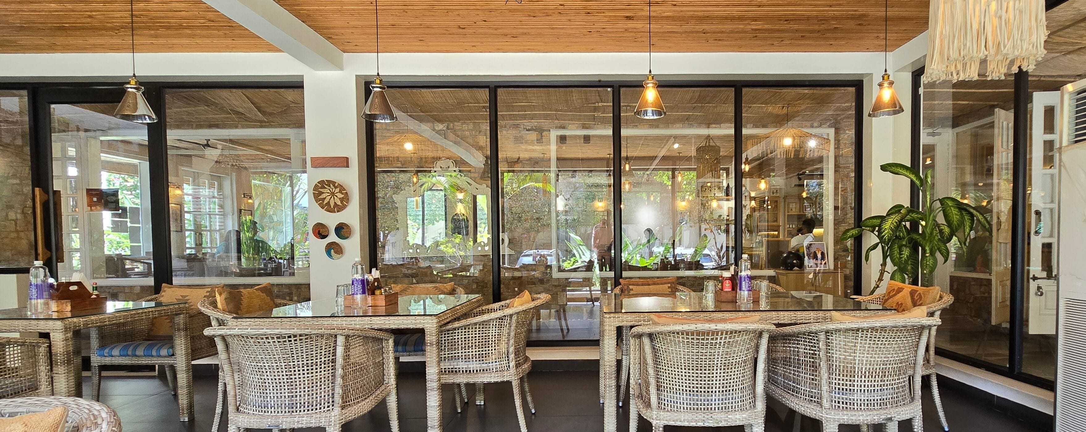 Breakfast, lunch, dinner served; Italian cuisine, garden views 