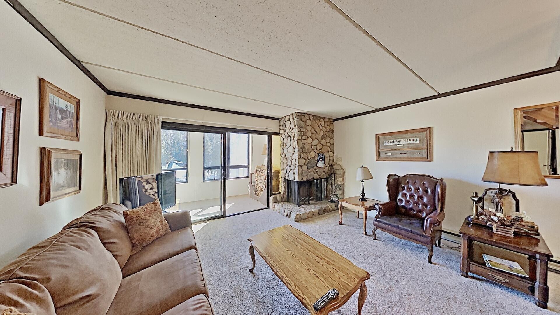Condo, 2 Bedrooms | Living room