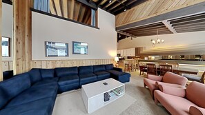 คอนโด, 4 ห้องนอน | บริเวณนั่งเล่น