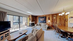 Condo, 2 habitaciones | Sala de estar