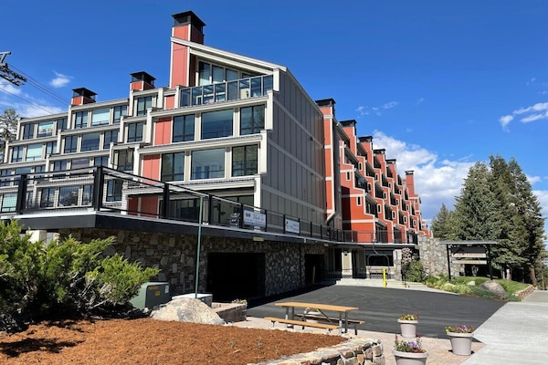 Condo, 2 Bedrooms | Exterior