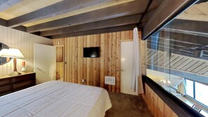 Condo, 4 habitaciones | 4 habitaciones, espacio para trabajar con laptop y wifi gratis 