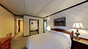 Condo, 3 Bedrooms
