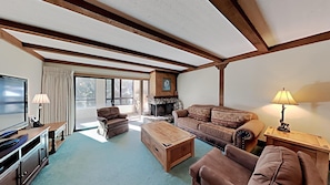 Condo, 3 Bedrooms | Living room