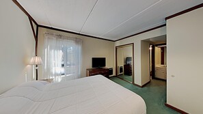 Condo, 3 Bedrooms - Retro 3 Bed 3 Bath Condo with Mountain View! (Mammoth Lakes)