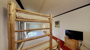 Condo, 2 Bedrooms | 2 bedrooms, laptop workspace, free WiFi - Convenient 2 Bed Condo with Easy Access to Pool (Mammoth Lakes)