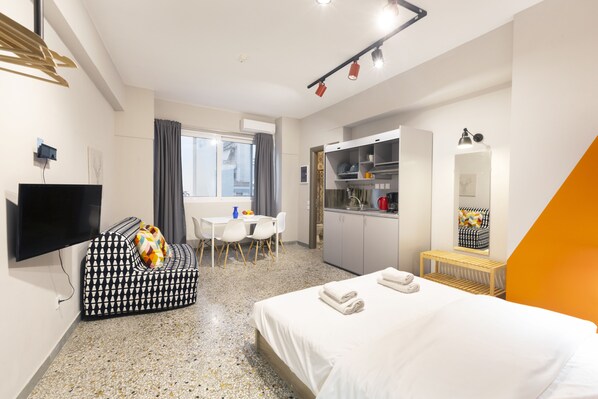 Studio, City View (B1) | Desk, free cribs/infant beds, free WiFi, bed sheets
