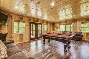Cabin, 4 Bedrooms | Game room