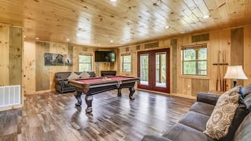Cabin, 4 Bedrooms | Game room
