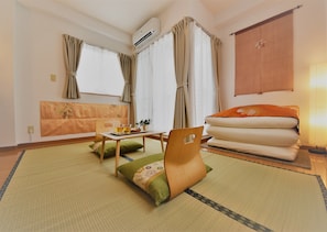 Apartment, 1 Bedroom, Non Smoking (302) | 1 bedroom, minibar, individually decorated, laptop workspace - Ukishima Inn (Naha)