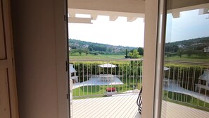 Superior Apartment, 1 Queen Bed with Sofa bed, Mountain View | Terrace/patio