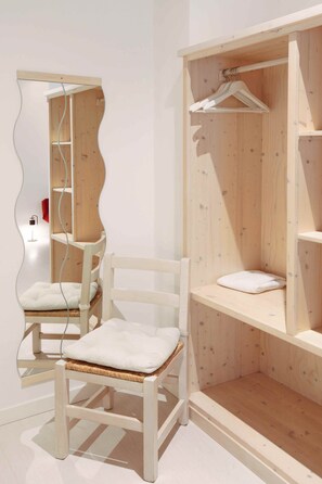 Wardrobe - Residence Gonda&Giuliano (Borso del Grappa)