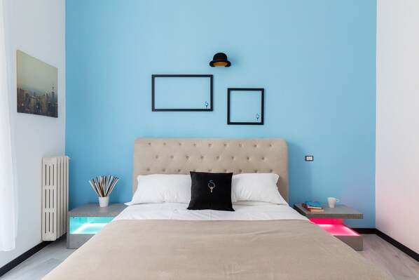 Apartment, 2 Bedrooms | 2 bedrooms, cots/infant beds, free WiFi, bed sheets - A World Aparts - The Artist's Suite (Rome)