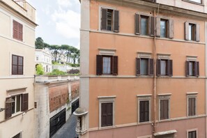 Exterior - A World Aparts - The Artist's Suite (Rome)
