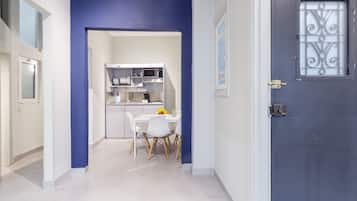 Apartamento, 1 quarto, sacada (K6) | Cozinha privada | Geladeira, micro-ondas, cooktop, cafeteira/chaleira