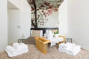 Apartment, 1 Bedroom | 1 bedroom, desk, laptop workspace, soundproofing