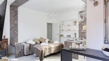 Apartment, 1 Bedroom | 1 bedroom, desk, laptop workspace, soundproofing