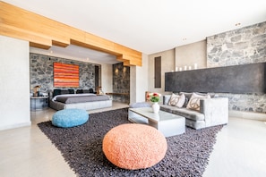 Luxury Villa (Marbha) | Individually decorated, individually furnished, desk, laptop workspace