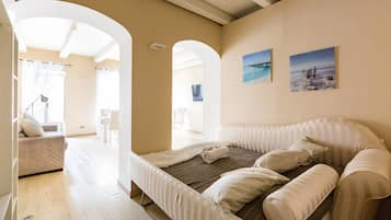 Apartamento, 1 habitación | Escritorio y espacio para trabajar con un portátil