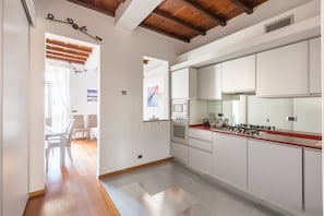 Apartment, 1 Schlafzimmer | Eigene Küche | Kühlschrank, Mikrowelle, Wasserkocher, Kochgeschirr/Geschirr/Besteck