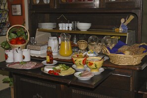 Daily buffet breakfast for a fee - Schweizerhaus Meissen (Meissen)