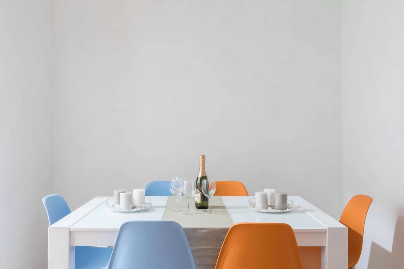 تناول الطعام داخل الغرفة