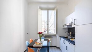 A World Aparts - 32 Modena ( Via Modena 32 ) | 私人廚房 | 爐具、廚房用具/餐具/器皿