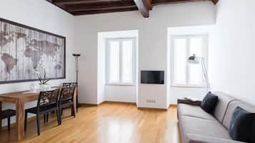 A World Aparts - 87 Boschetto ( Via Boschetto 87 ) | Área de estar | TV de tela plana