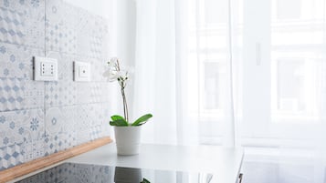 A World Aparts - The Regal Suite ( Via di San Vitale 5) | Cozinha privada | Cooktop, talheres/pratos/utensílios de cozinha