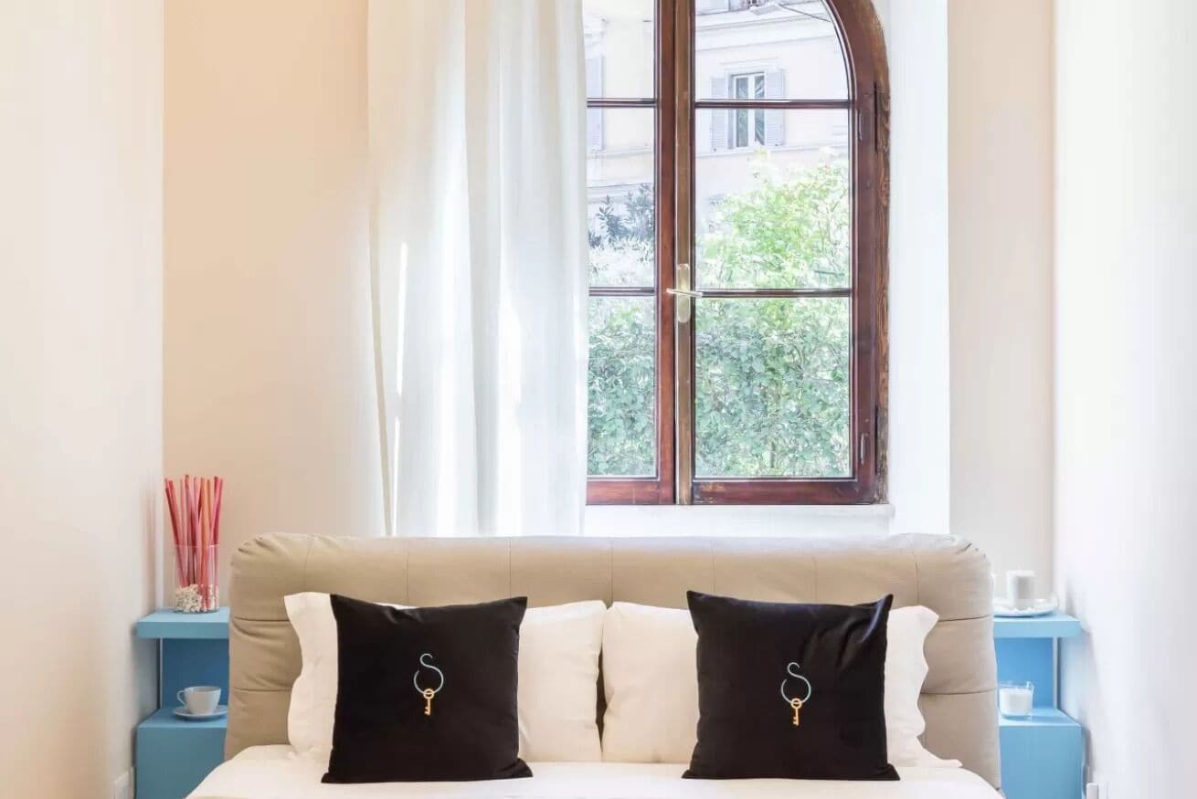 A World Aparts - 40 Sforza ( Via Sforza 40 ) | 1 habitación, escritorio y espacio para trabajar con laptop 